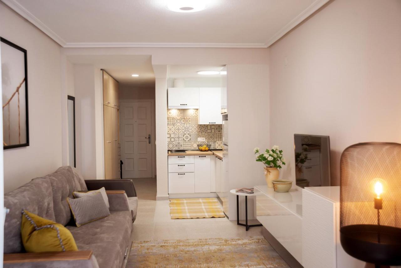 Holiday Studio Jardin Playa Торевиеха Екстериор снимка