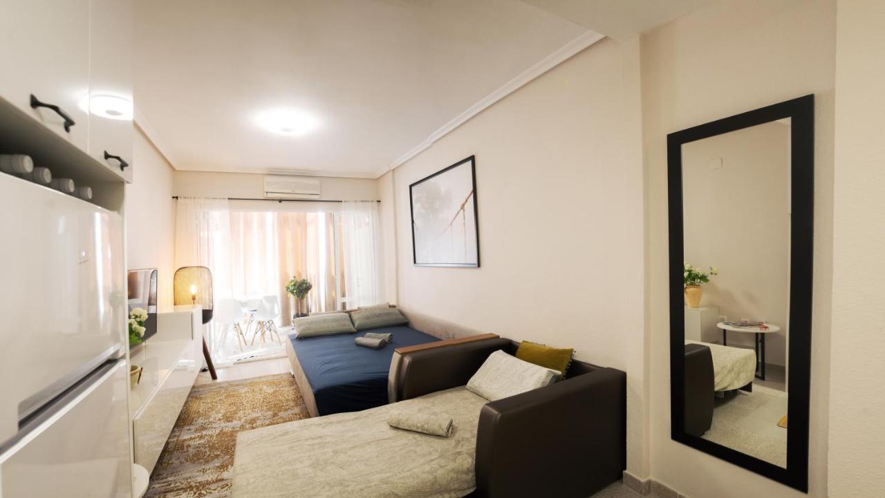 Holiday Studio Jardin Playa Торевиеха Екстериор снимка