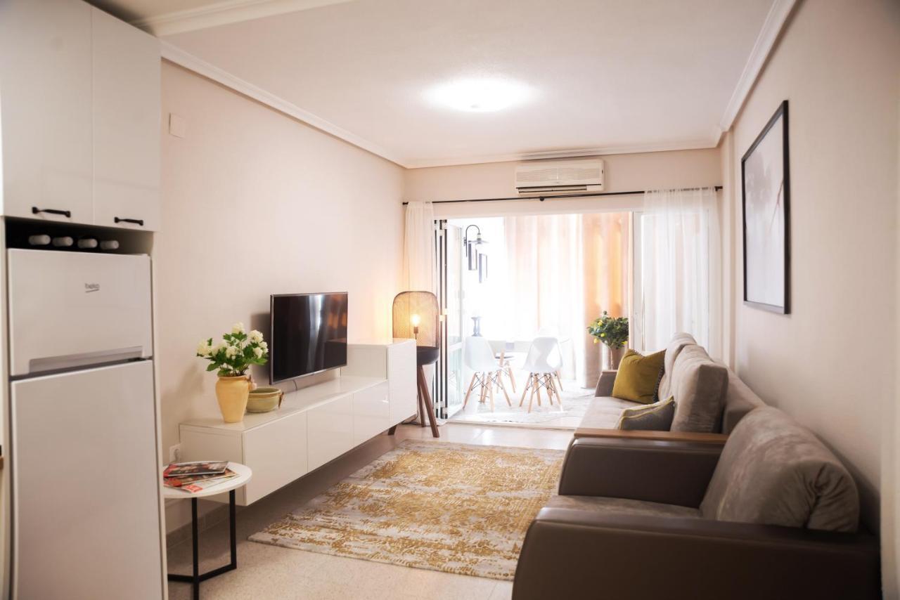 Holiday Studio Jardin Playa Торевиеха Екстериор снимка